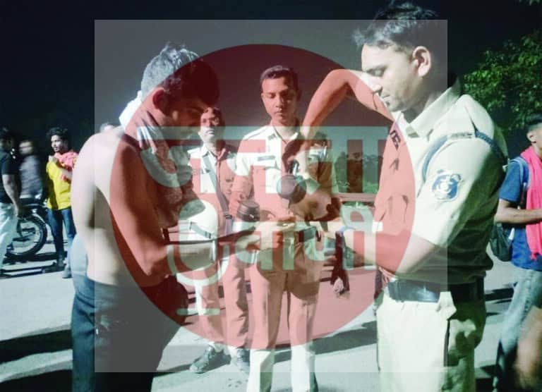 कनकेश्वर जा रहे श्रद्धालुओं की सेवा की पुलिस ने