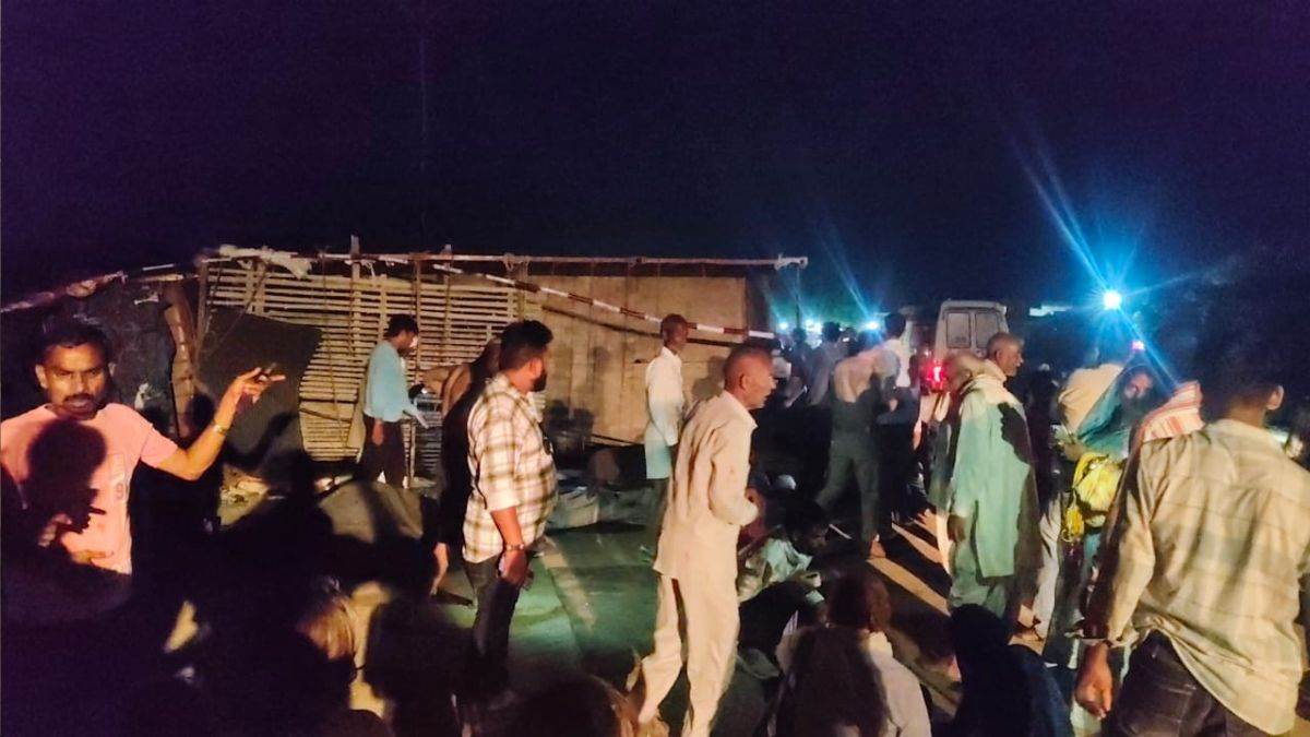 एमपी सड़क हादसा: गाय को बचाने के चक्कर में पलटा कैंटर, 47 श्रद्धालु घायल; 15 ग्वालियर रेफर