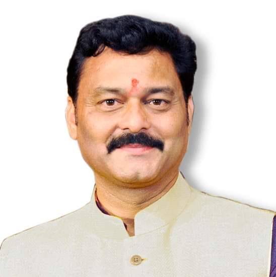 षड्यंत्र के तरह झूठ को इतना फैलाओं की लोग उसे सच मानने लगे