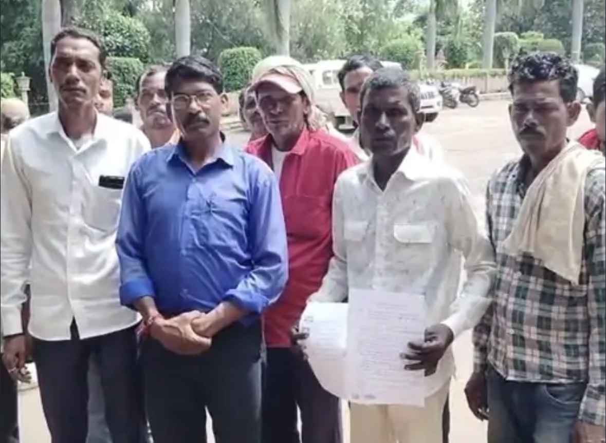 गौ सेवकों ने कलेक्टर से की शासकीय भूमि की मांग: देवरी हटाई गांव में गौशाला बनाने का रखा प्रस्ताव