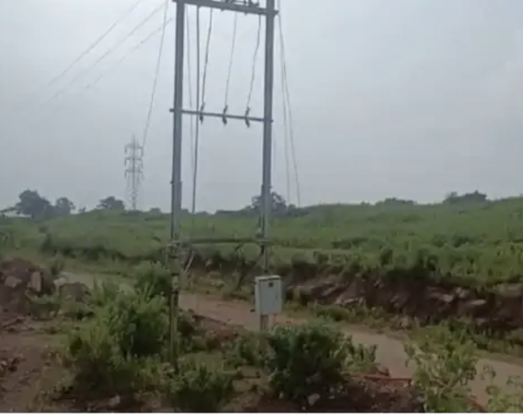 कटनी में 194 करोड़ की बाईपास की स्थिति जर्जर: अंधेरे में डूबी सड़क; हाईटेंशन लाइन की अनदेखी से हादसे बढ़ने का खतरा