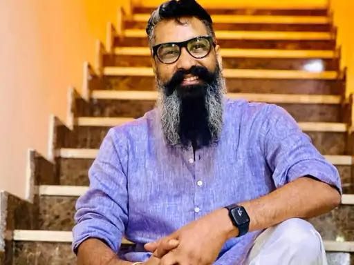 इंदौर में ED को 4.5 करोड़ कैश-हथियार मिले: खुद का क्रिप्टो-कॉइन लाने की तैयारी में था कांग्रेस नेता गोलू अग्निहोत्री; पाकिस्तान कनेक्शन भी