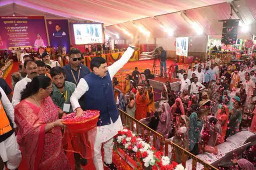 लाड़ली बहनों के खातों में आए 1541 करोड़ रुपए: झाबुआ में CM बोले-जो कांग्रेसी कहते हैं बहनें दारू पीती हैं, उन्हें घर-मोहल्ले में घुसने मत देना