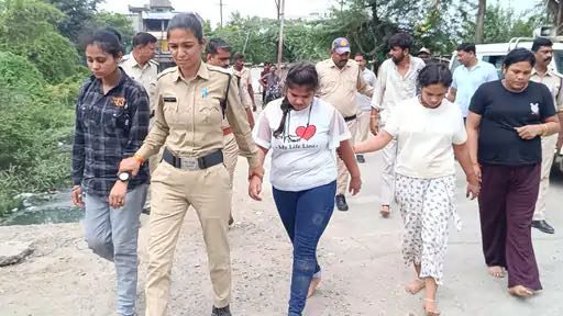 प्रॉपर्टी ब्रोकर का अपहरण, 50 लाख की फिरौती मांगी: उज्जैन में युवती ने मिलने बुलाया, कार में साथियों के साथ बंधक बनाकर पीटा, 6 गिरफ्तार