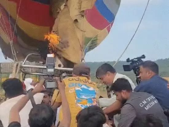 सीएम सवार थे, हॉट एयर बैलून में आग लगी: मंदसौर में तेज हवा से ट्रॉली झुकी; पायलट ने कहा-कपड़ा फायर प्रूफ, कलेक्टर बोलीं-ये हादसा नहीं