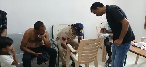 सागर में जनसुनवाई में युवक ने की आत्मदाह की कोशिश: एंबुलेंस के पायलट पद से हटाने से था परेशान, कलेक्ट्रेट में खुद पर डाला केरोसिन