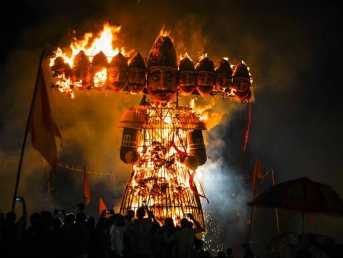 माधव नगर में आज रावण दहन एवं विशाल चल समारोह का आयोजन