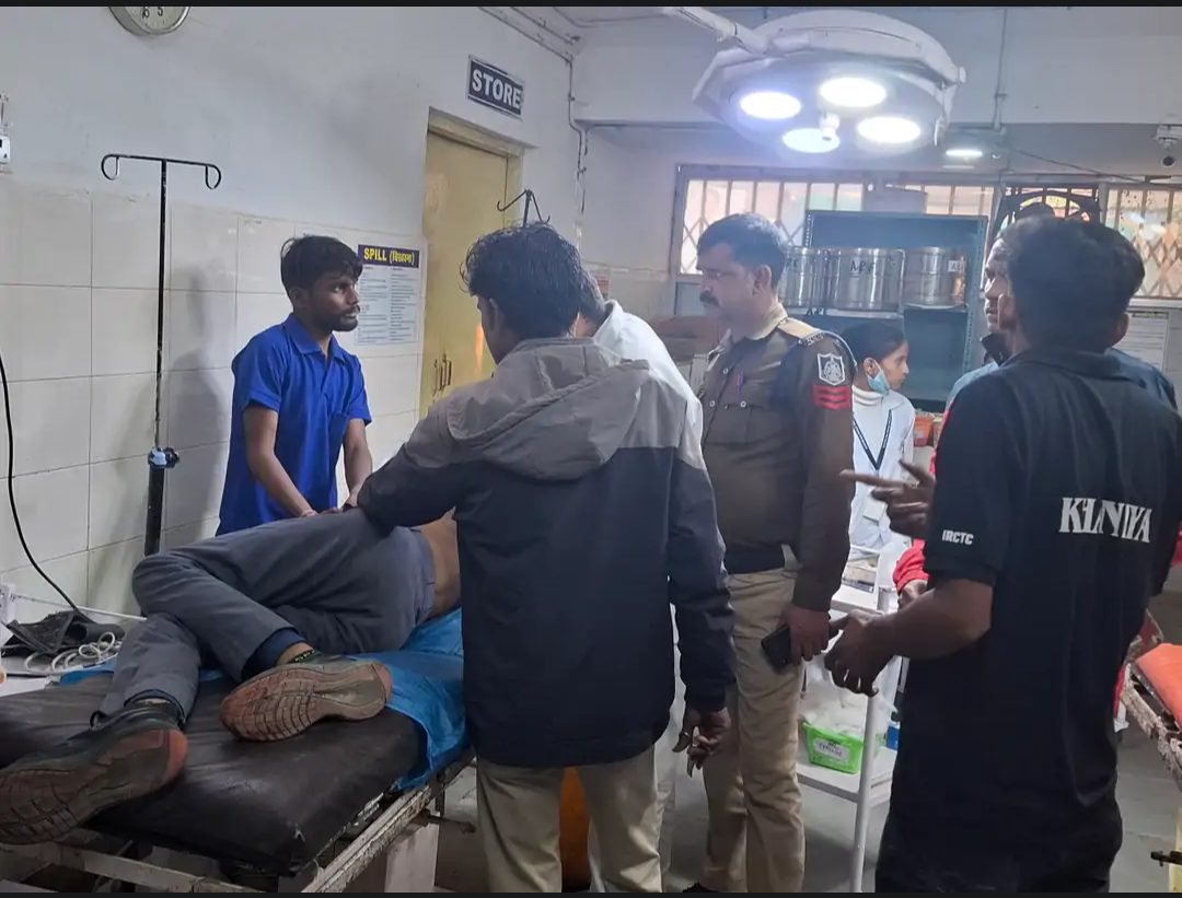 कटनी स्टेशन के बाहर युवक पर चाकू से हमला: नाबालिग आरोपी की तलाश जारी