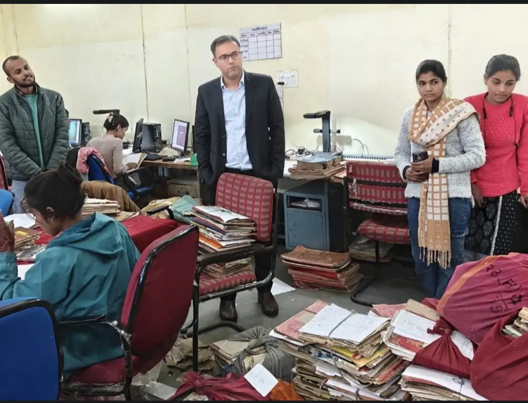 कटनी में राजस्व अभिलेख स्कैनिंग कार्य में तेजी लाने के निर्देश, 7 लाख पेज की स्कैनिंग पूरी