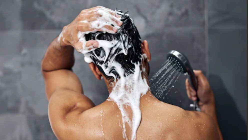 क्या रोज़ नहाना सेहत के लिए सही है या नहीं? जानिए विज्ञान और एक्सपर्ट्स की राय