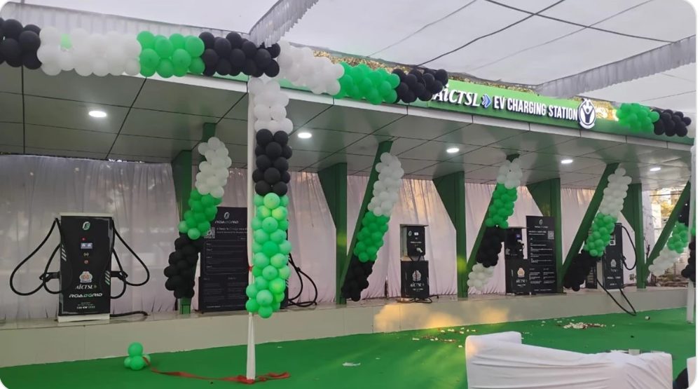 इंदौर में पहला सुपर फास्ट EV चार्जिंग स्टेशन शुरू: अब मिनटों में फुल चार्ज होगी गाड़ी