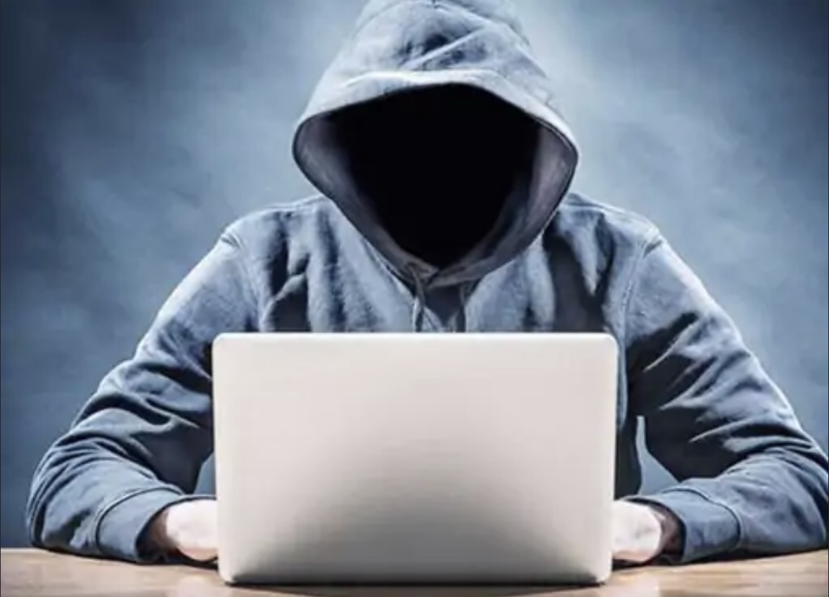 साइबर ठग बुजुर्गों को कर रहे टारगेट: एटीएस, सीबीआई और ईडी से रिटायर्ड अधिकारियों को फंसाते हैं; पुलिस ने दी चेतावनी